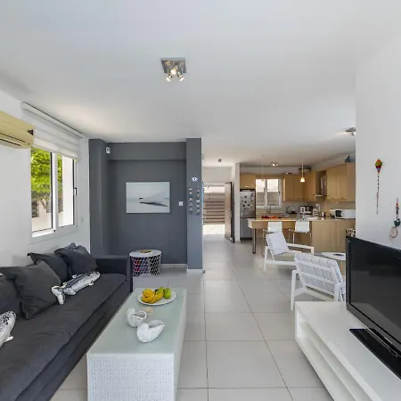 The Ultimate Guide To Renting Your Luxury 3 Bedroom Close To The Beach, 1461 Βίλα Πρωταράς