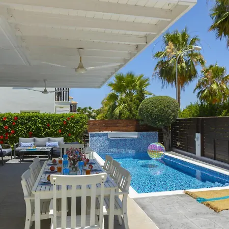 The Ultimate Guide To Renting Your Luxury 3 Bedroom Close To The Beach, 1461 프로타라스