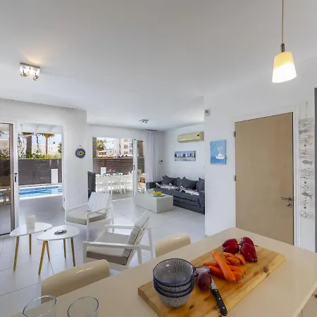 빌라 The Ultimate Guide To Renting Your Luxury 3 Bedroom Close To The Beach, 1461 프로타라스