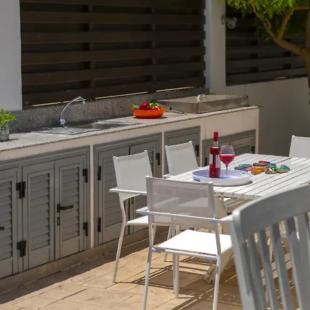 The Ultimate Guide To Renting Your Luxury 3 Bedroom Close To The Beach, 1461 Πρωταράς